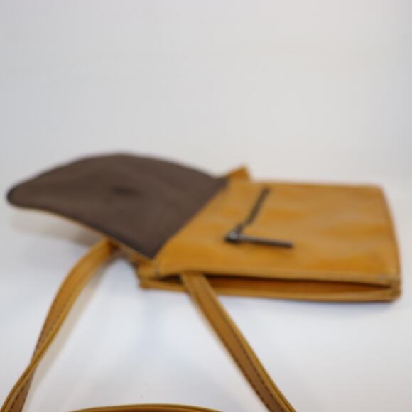 Matt & Nat Mustard Yellow Crossbody Bag Vegan Leather - Picture 6 of 6